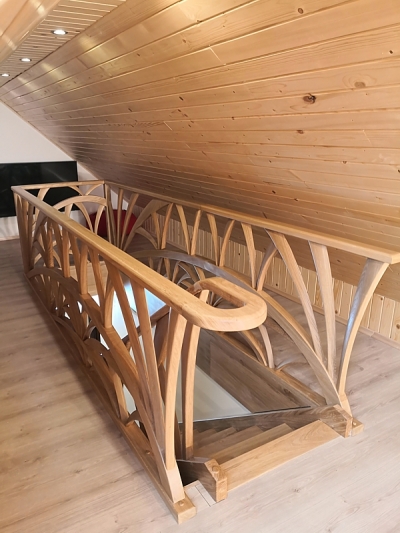 51020-Zakonczenie-balustrady-debowej-na-poddaszu
